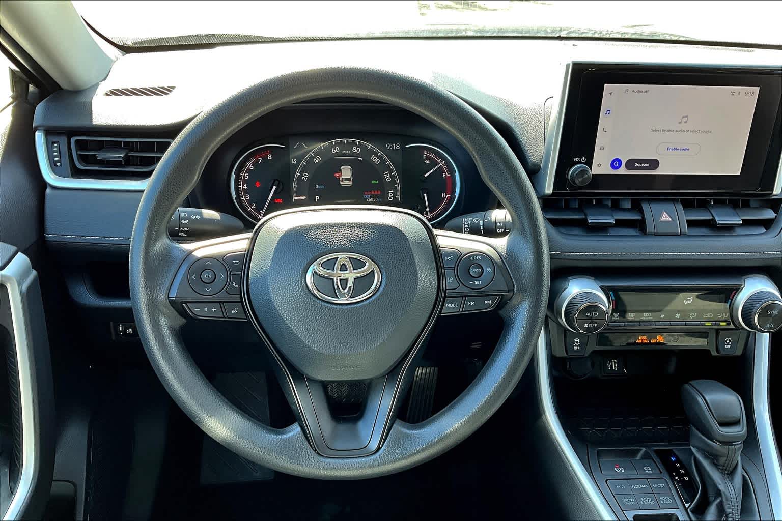 2024 Toyota RAV4 XLE - Photo 17