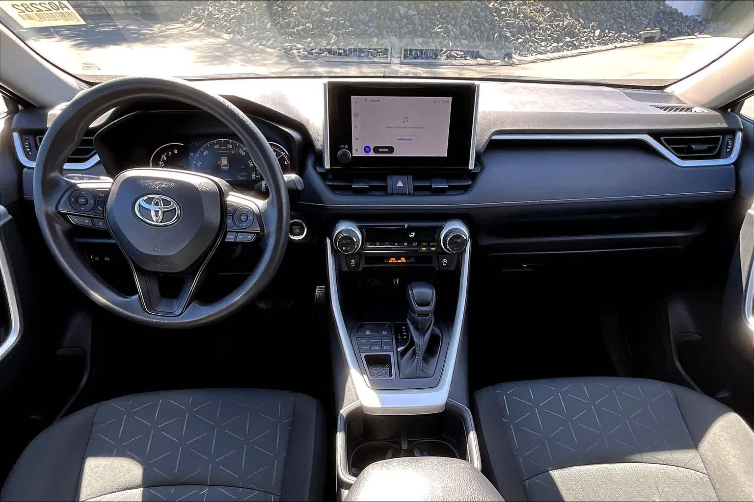 2024 Toyota RAV4 XLE - Photo 21