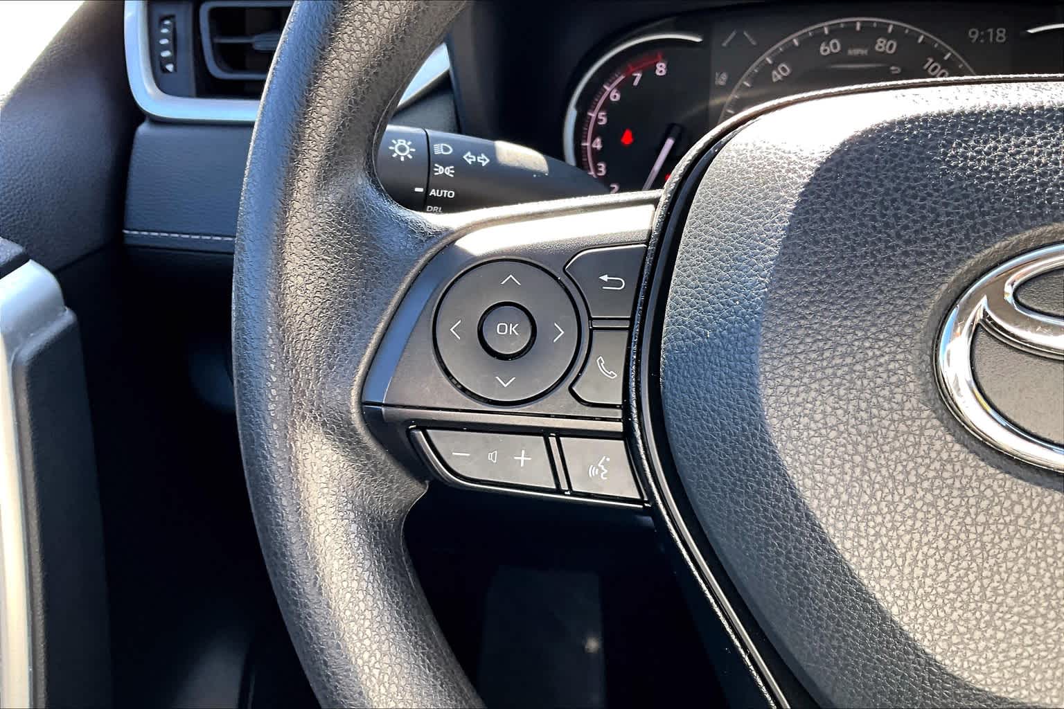 2024 Toyota RAV4 XLE - Photo 23