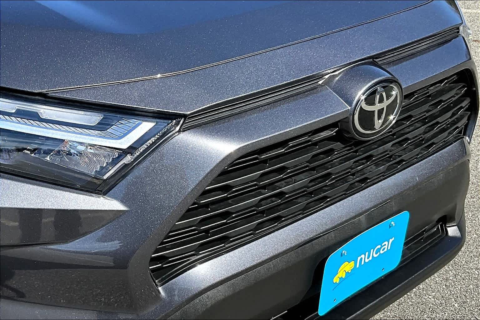 2024 Toyota RAV4 XLE - Photo 32