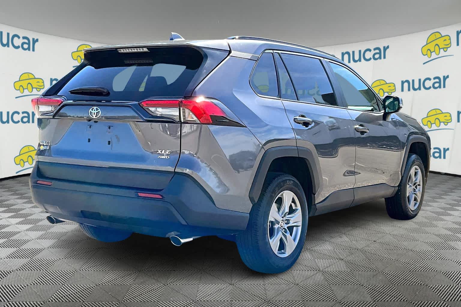 2024 Toyota RAV4 XLE - Photo 6