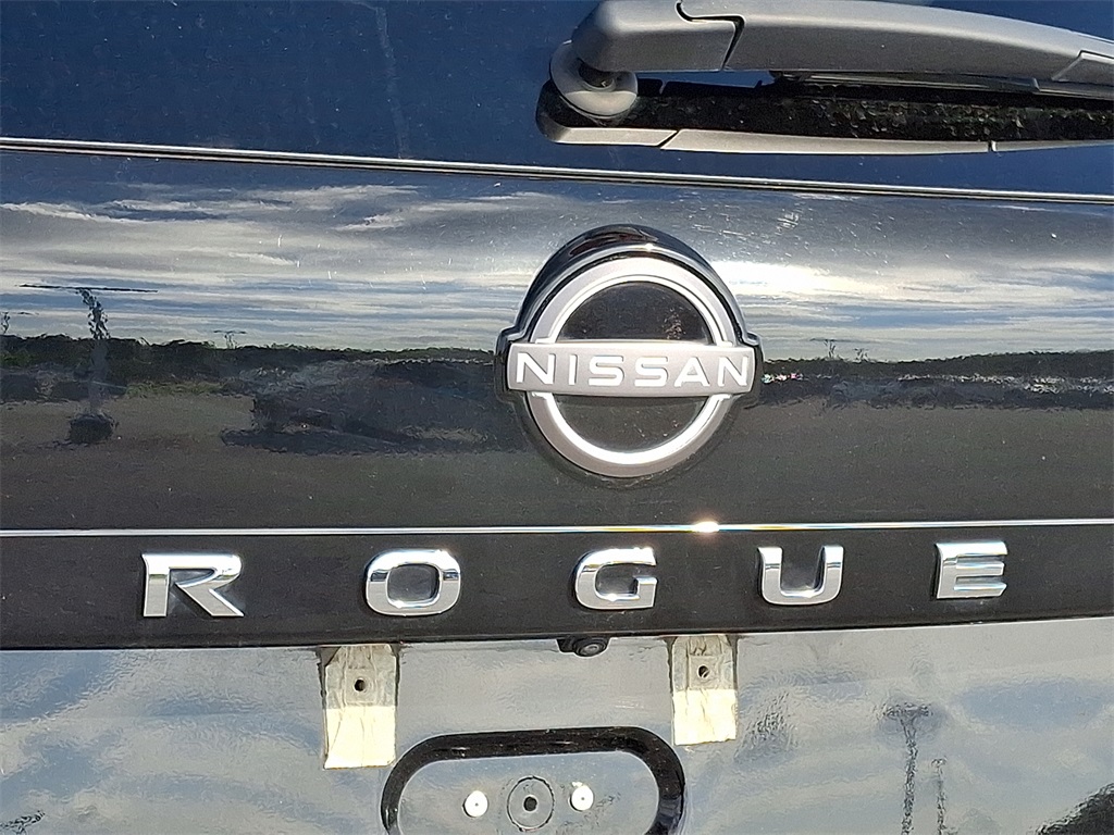 2023 Nissan Rogue SV - Photo 9