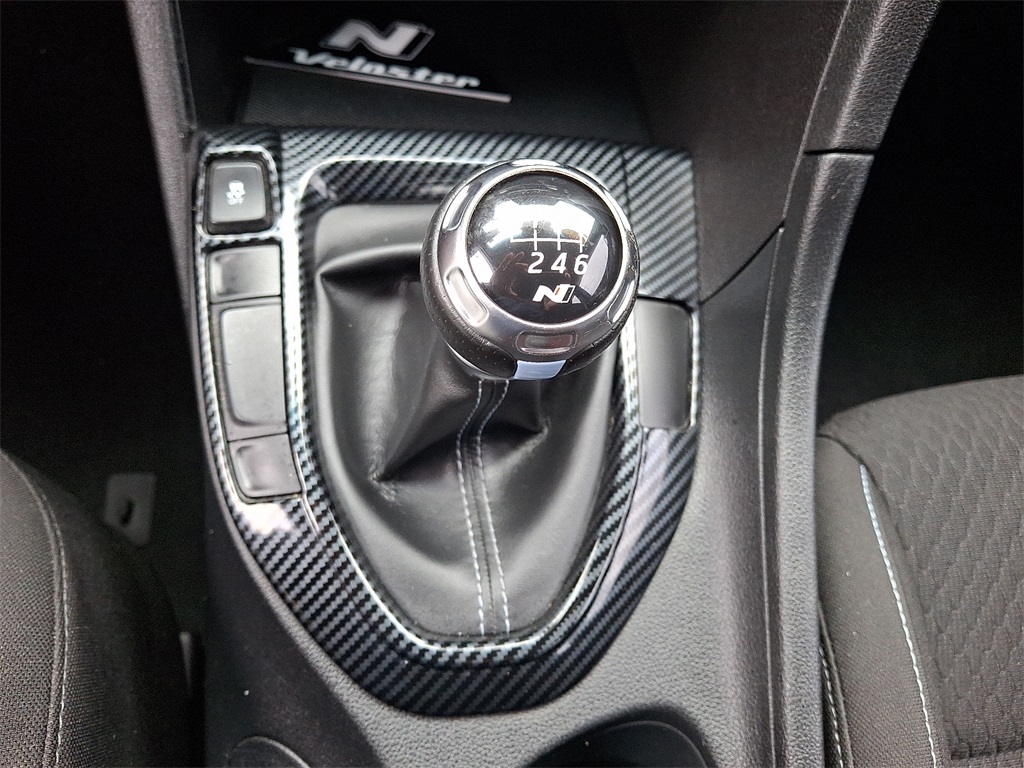 2020 Hyundai Veloster N - Photo 14
