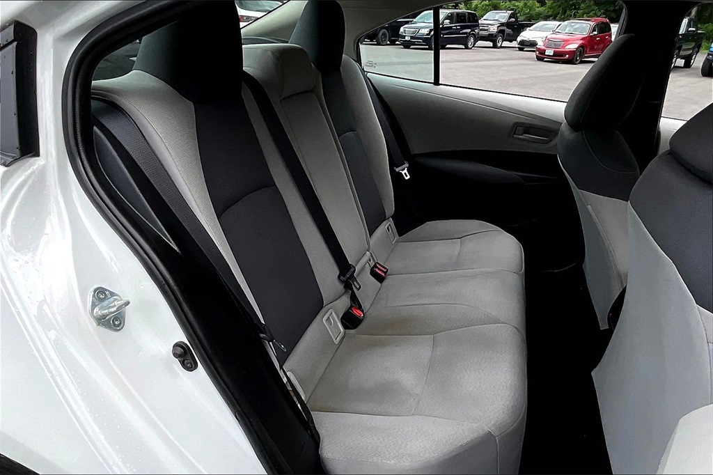 2022 Toyota Corolla LE - Photo 18