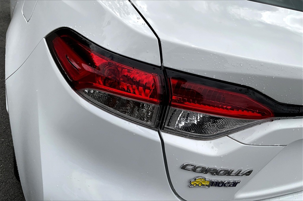 2022 Toyota Corolla LE - Photo 29