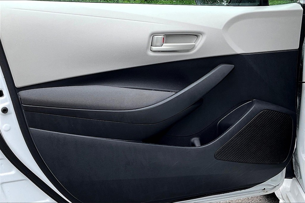 2022 Toyota Corolla LE - Photo 9