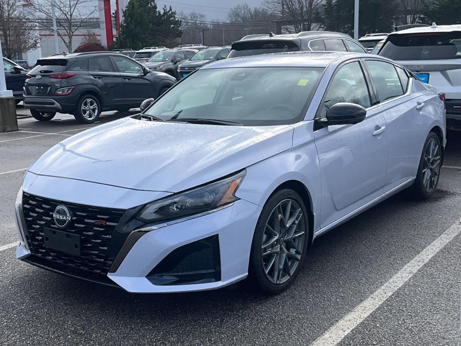 2024 Nissan Altima 2.0 SR - Photo 3