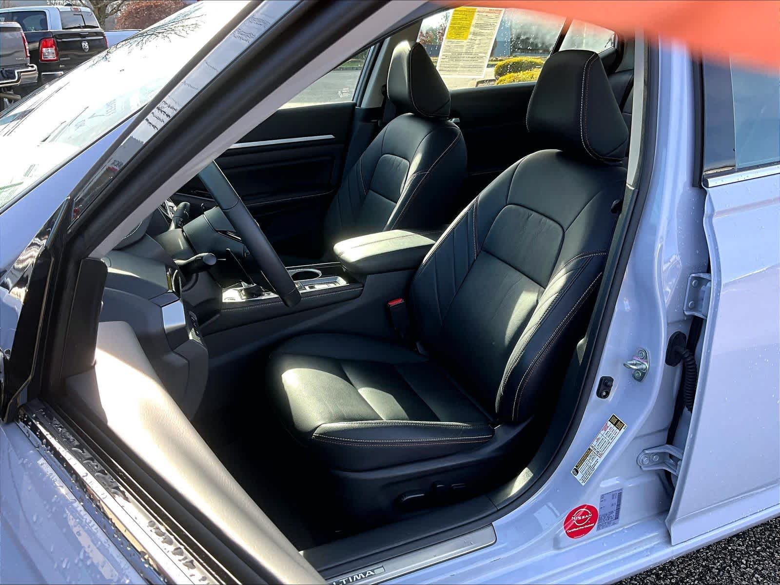 2024 Nissan Altima 2.0 SR - Photo 10