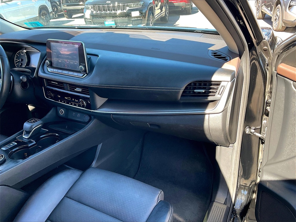 2023 Nissan Rogue SV - Photo 12