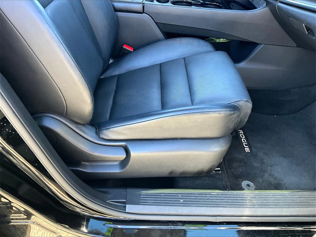 2023 Nissan Rogue SV - Photo 38