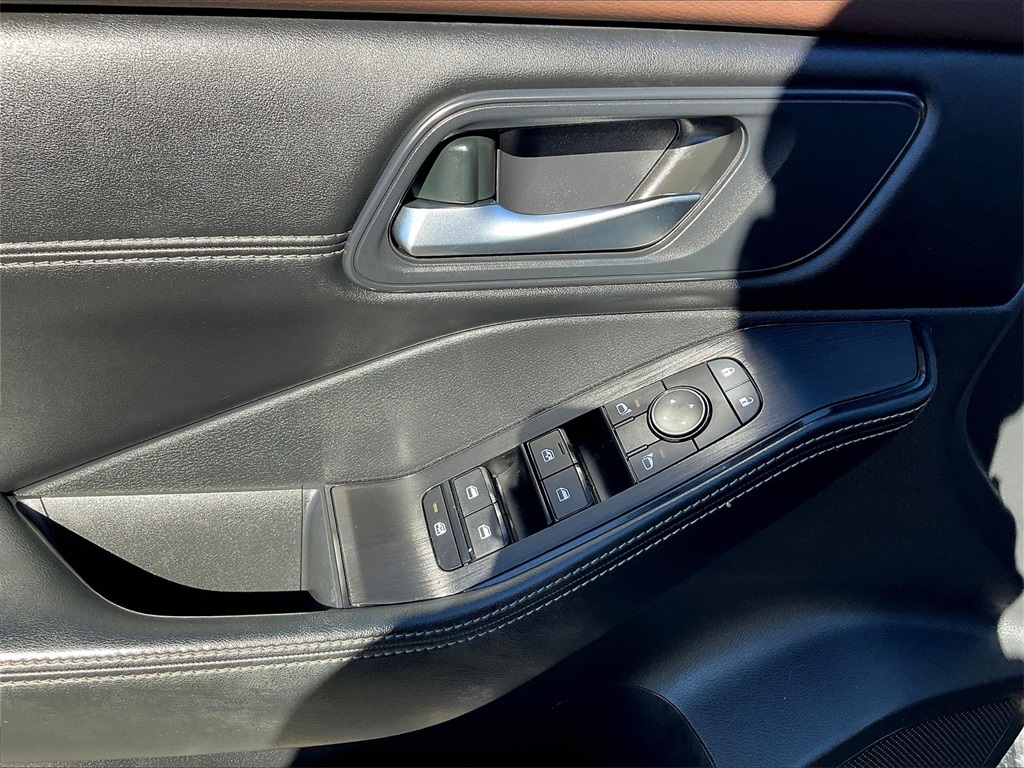 2023 Nissan Rogue SV - Photo 39