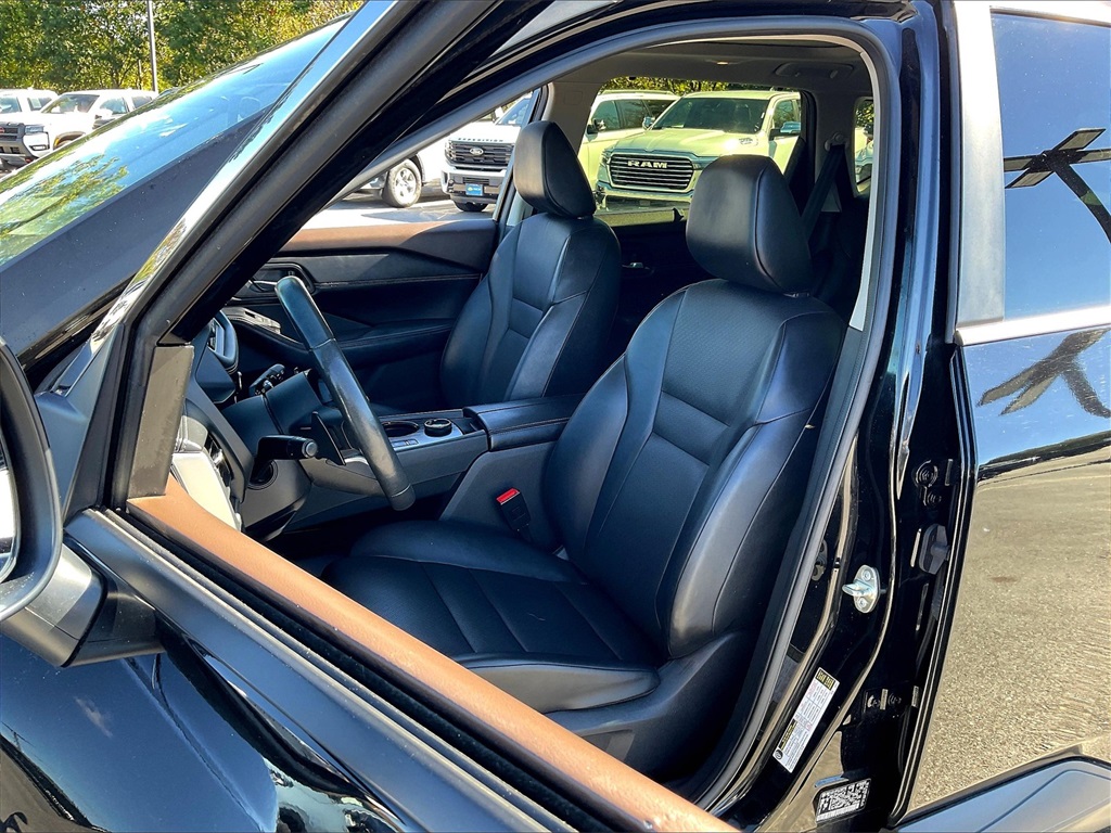 2023 Nissan Rogue SV - Photo 9