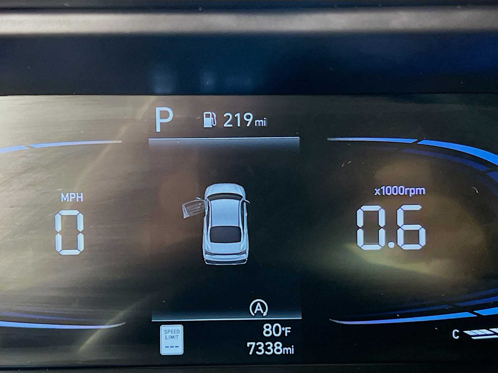 2024 Hyundai Elantra SE - Photo 12
