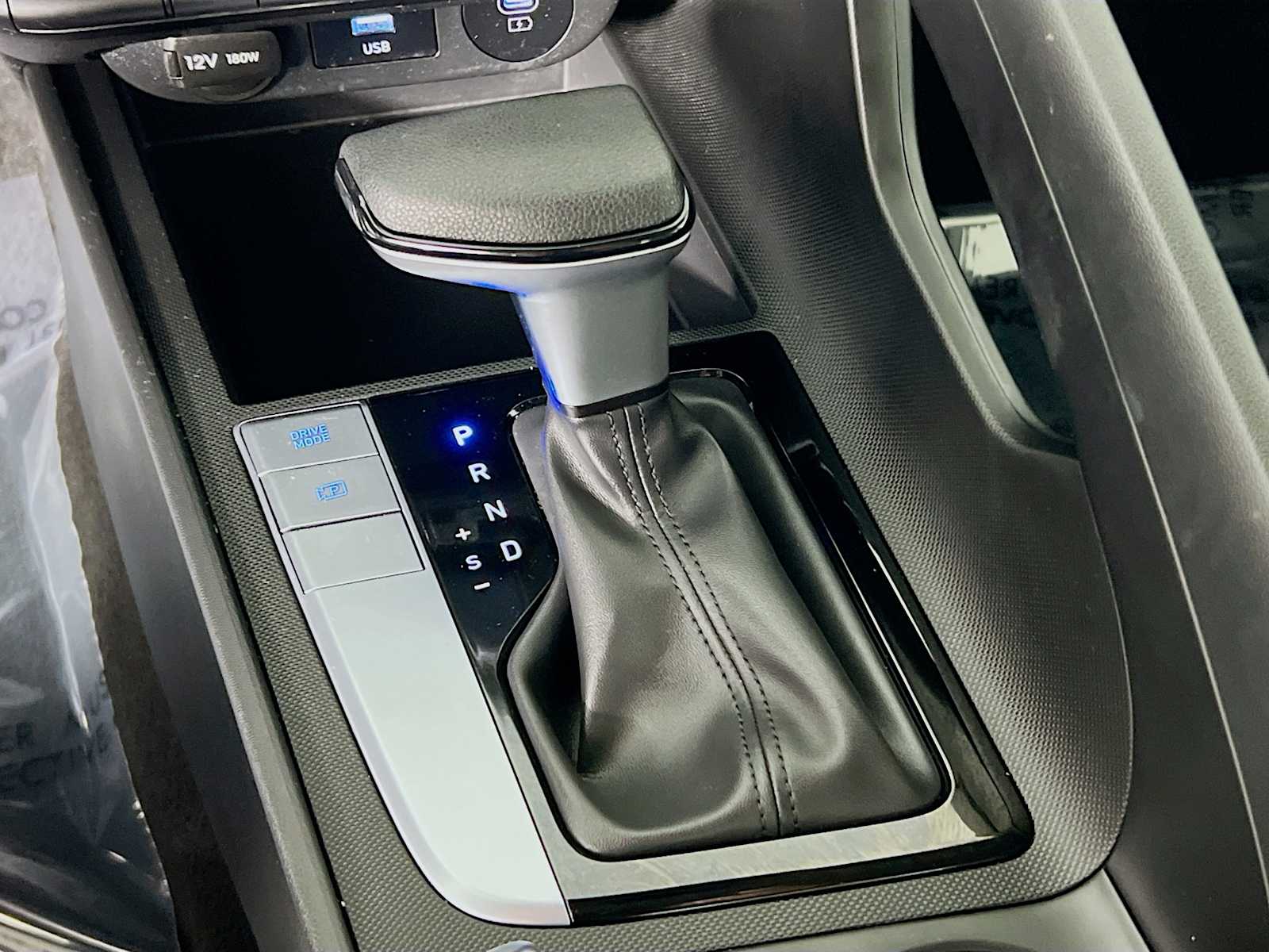 2024 Hyundai Elantra SE - Photo 16