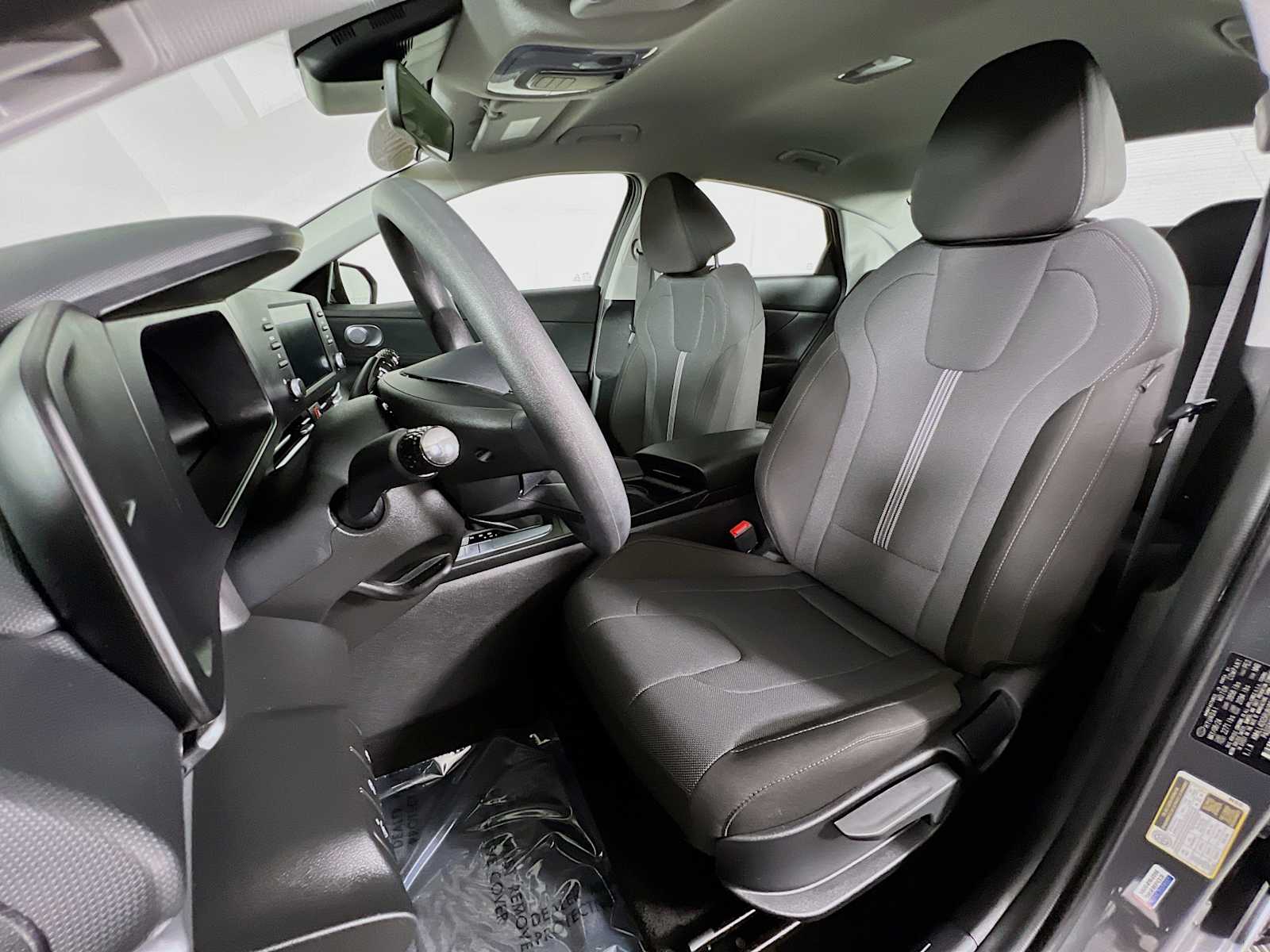 2024 Hyundai Elantra SE - Photo 20