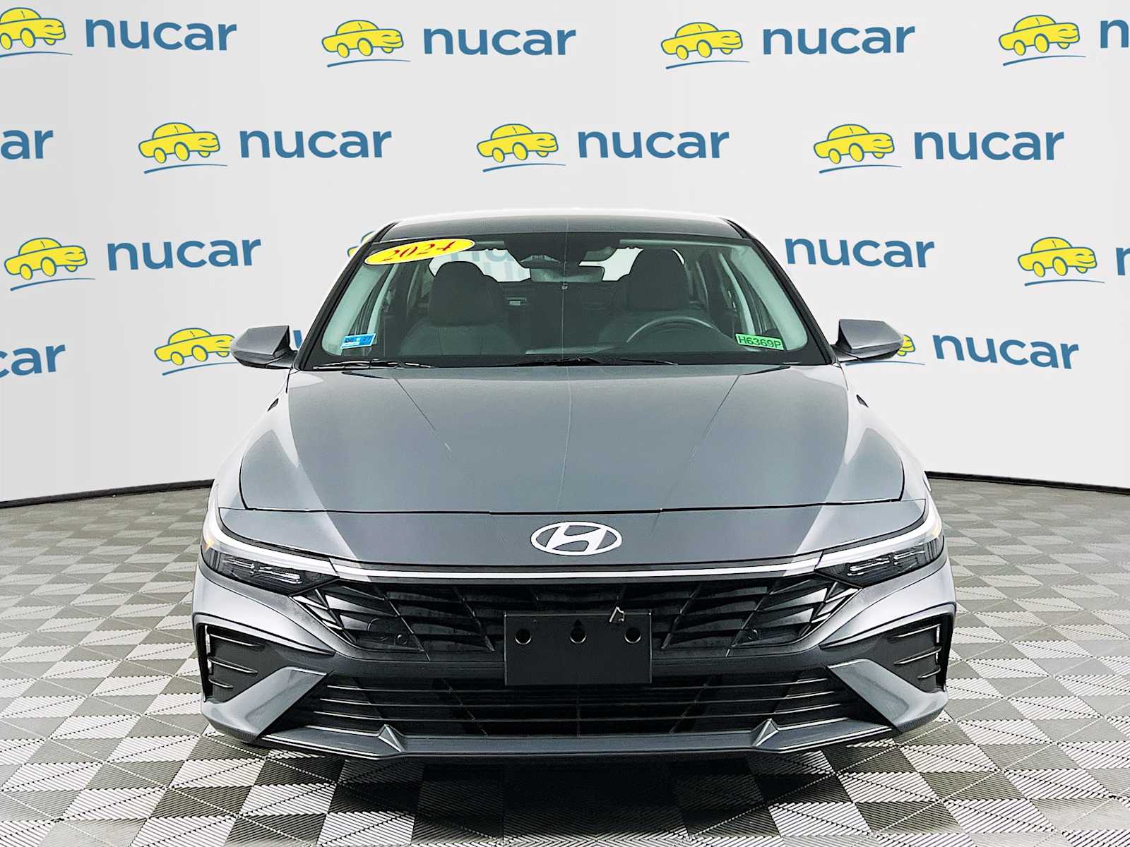 2024 Hyundai Elantra SE - Photo 2
