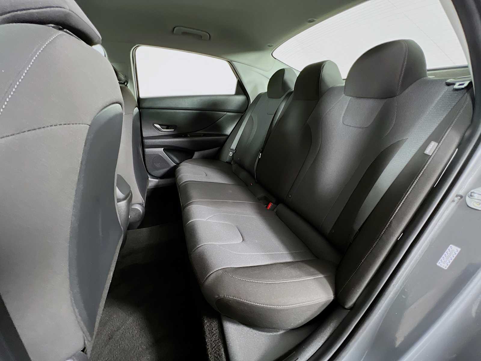 2024 Hyundai Elantra SE - Photo 23