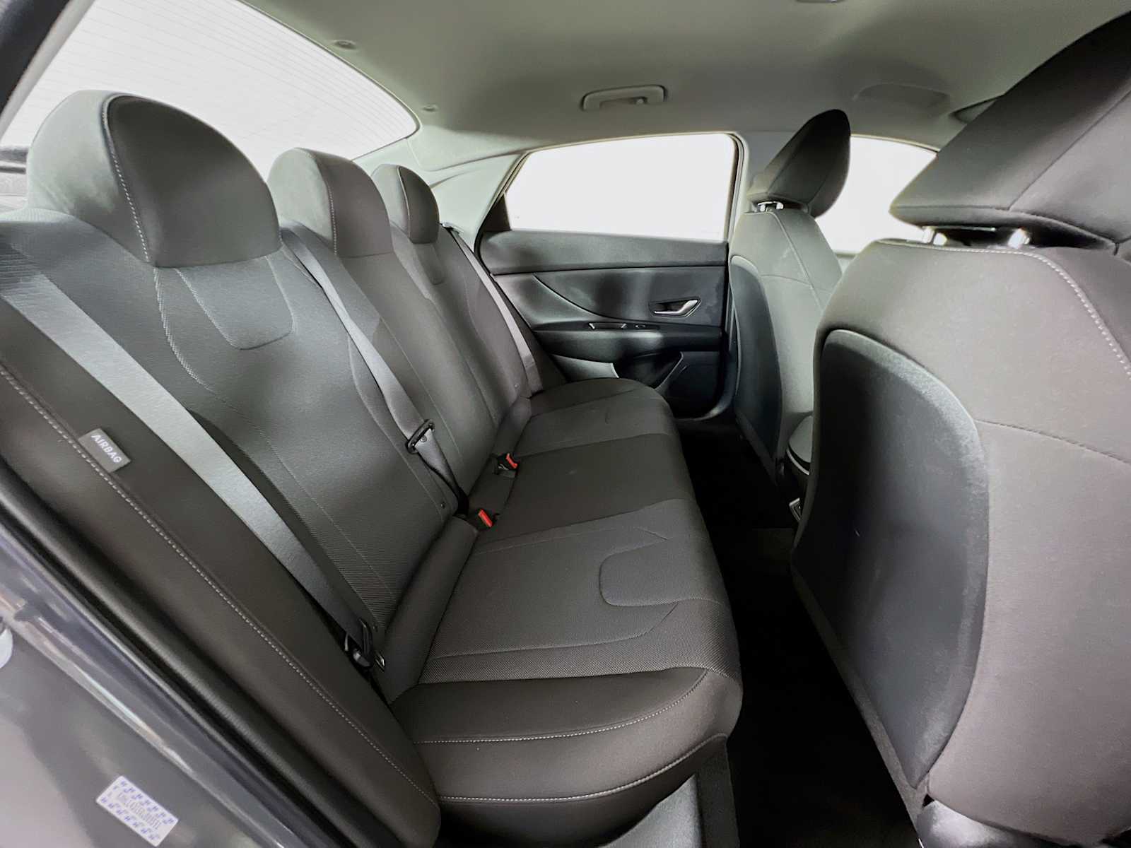 2024 Hyundai Elantra SE - Photo 25