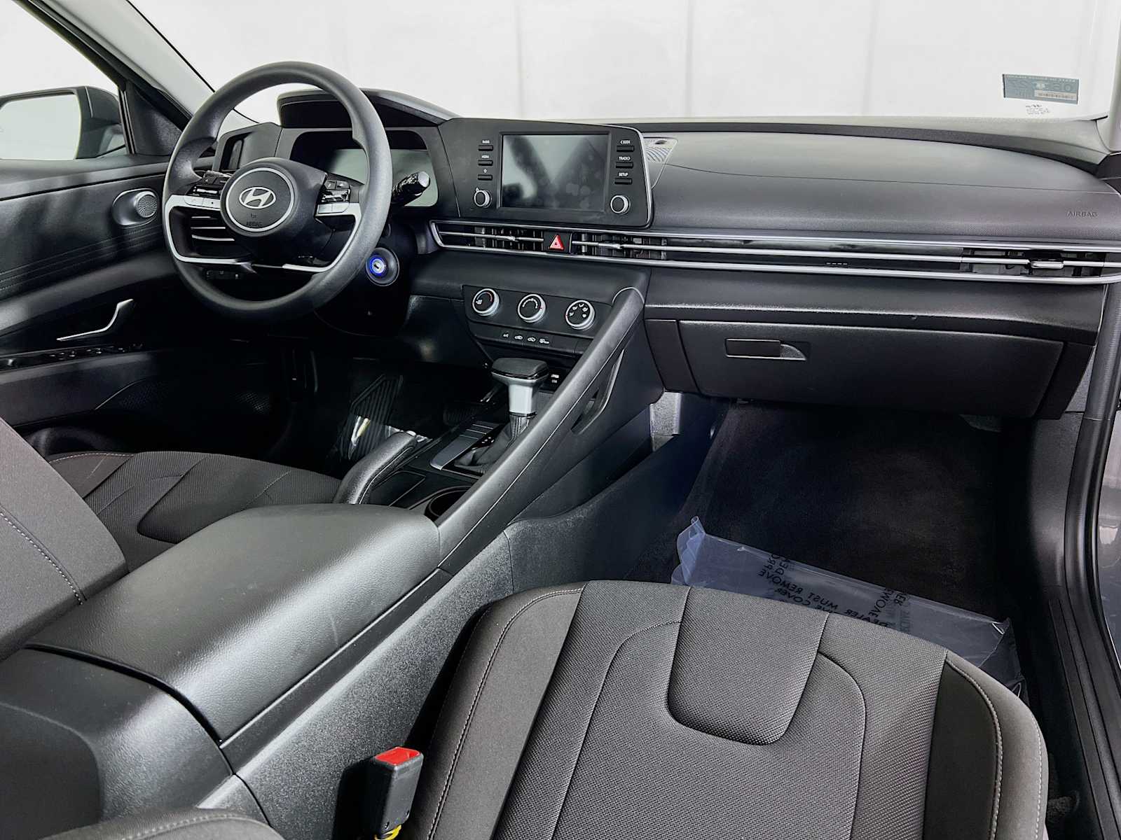 2024 Hyundai Elantra SE - Photo 27
