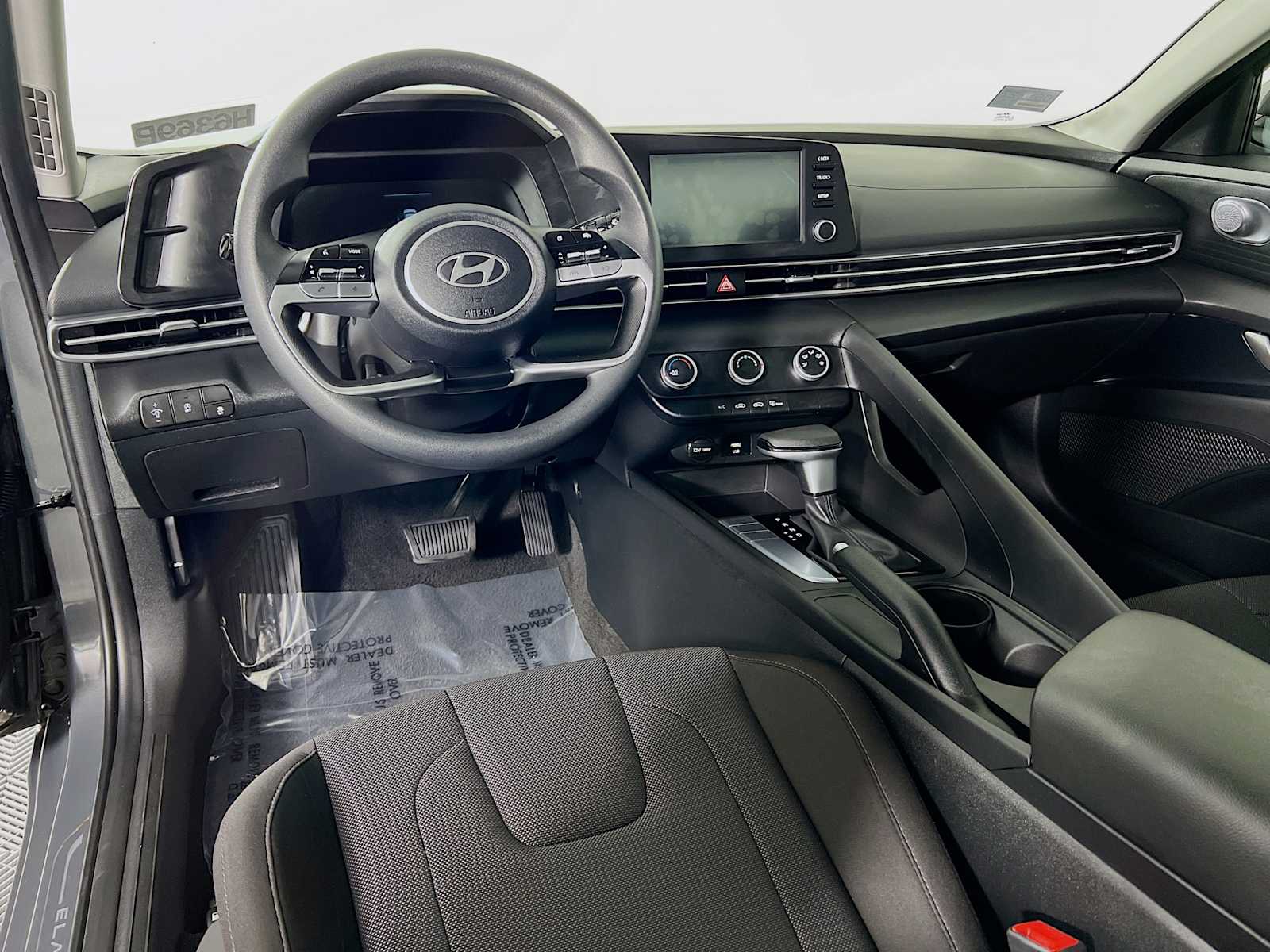 2024 Hyundai Elantra SE - Photo 9