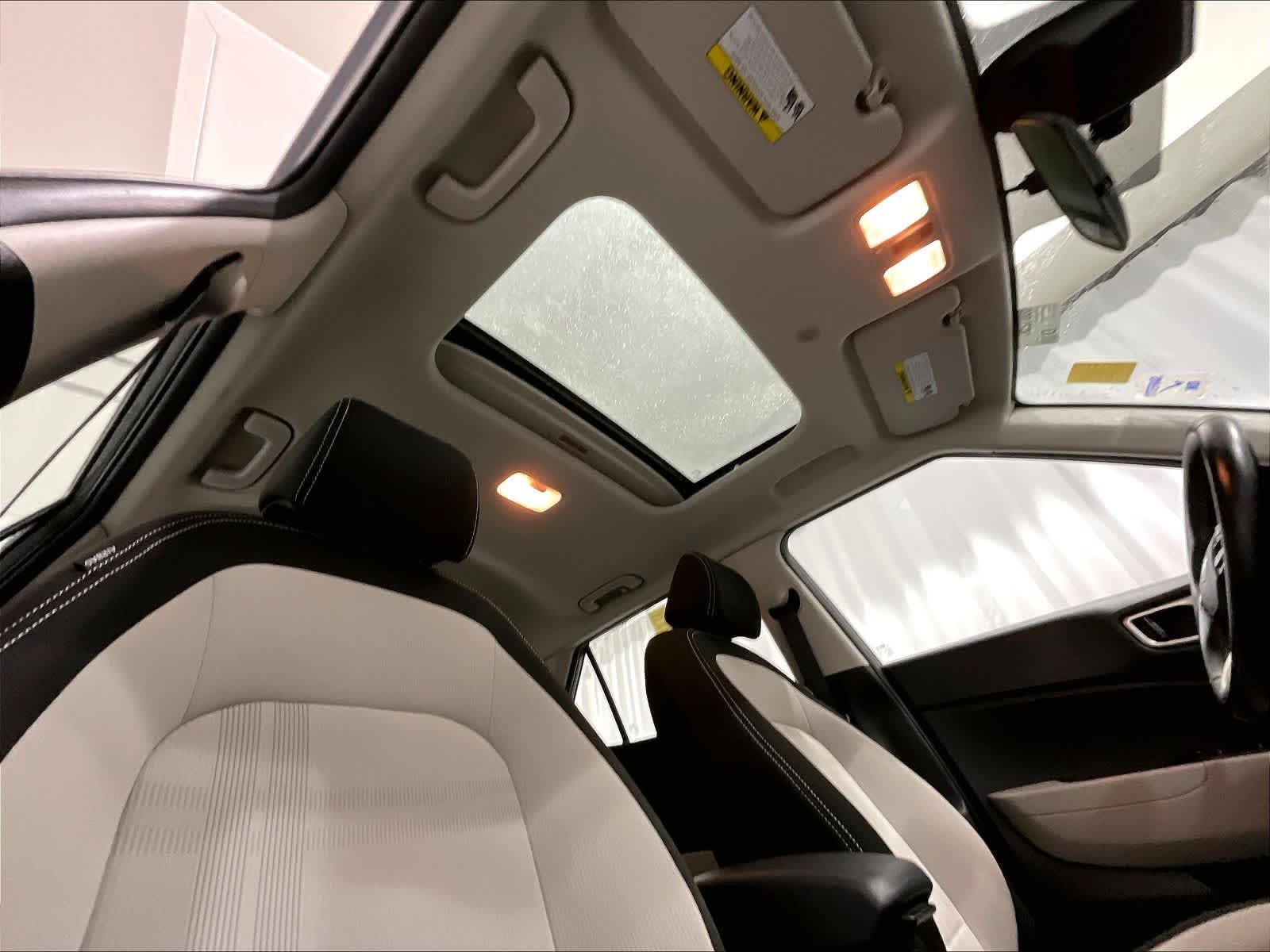 2022 Hyundai Venue SEL - Photo 22