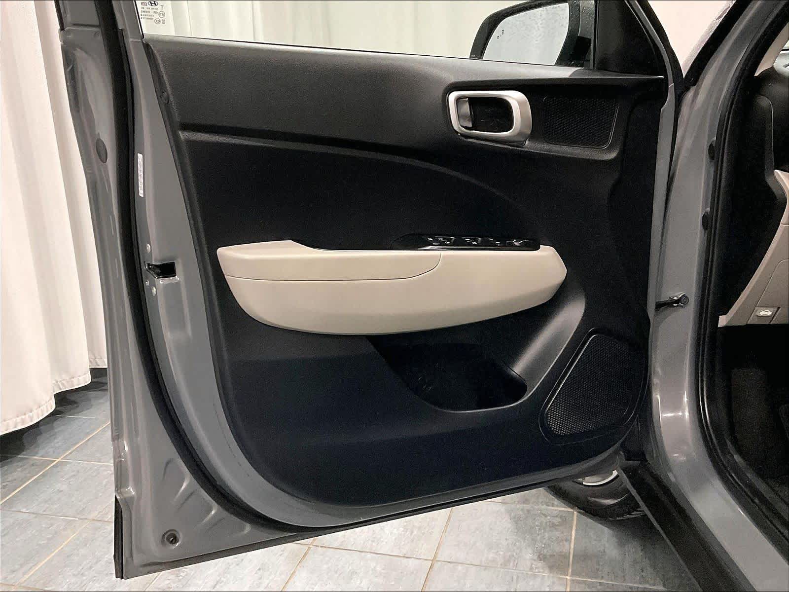 2022 Hyundai Venue SEL - Photo 9