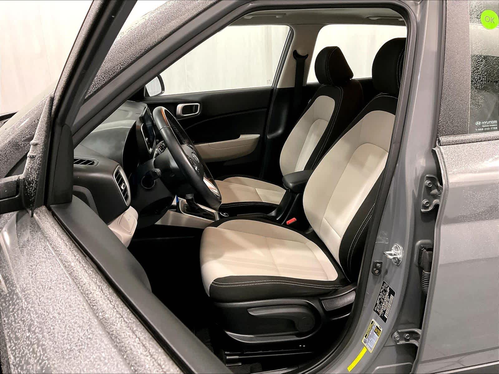 2022 Hyundai Venue SEL - Photo 10