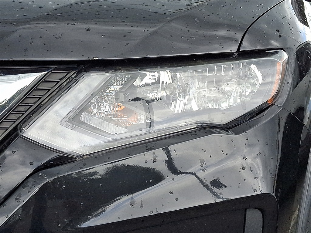 2020 Nissan Rogue SV - Photo 8