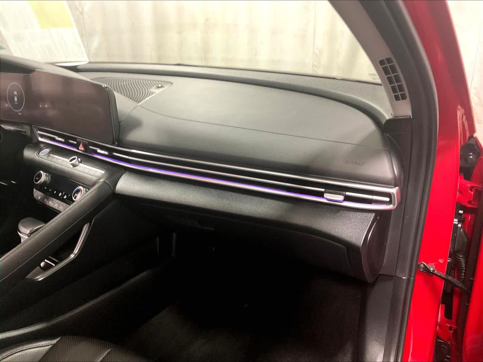 2022 Hyundai Elantra Limited - Photo 13