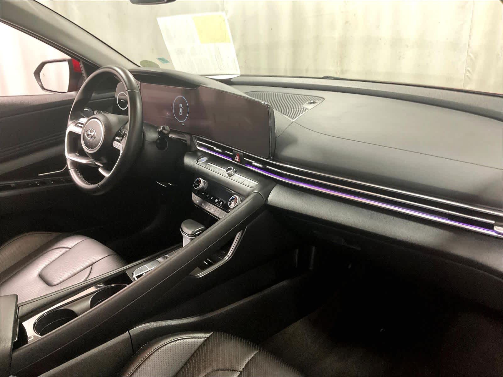 2022 Hyundai Elantra Limited - Photo 14