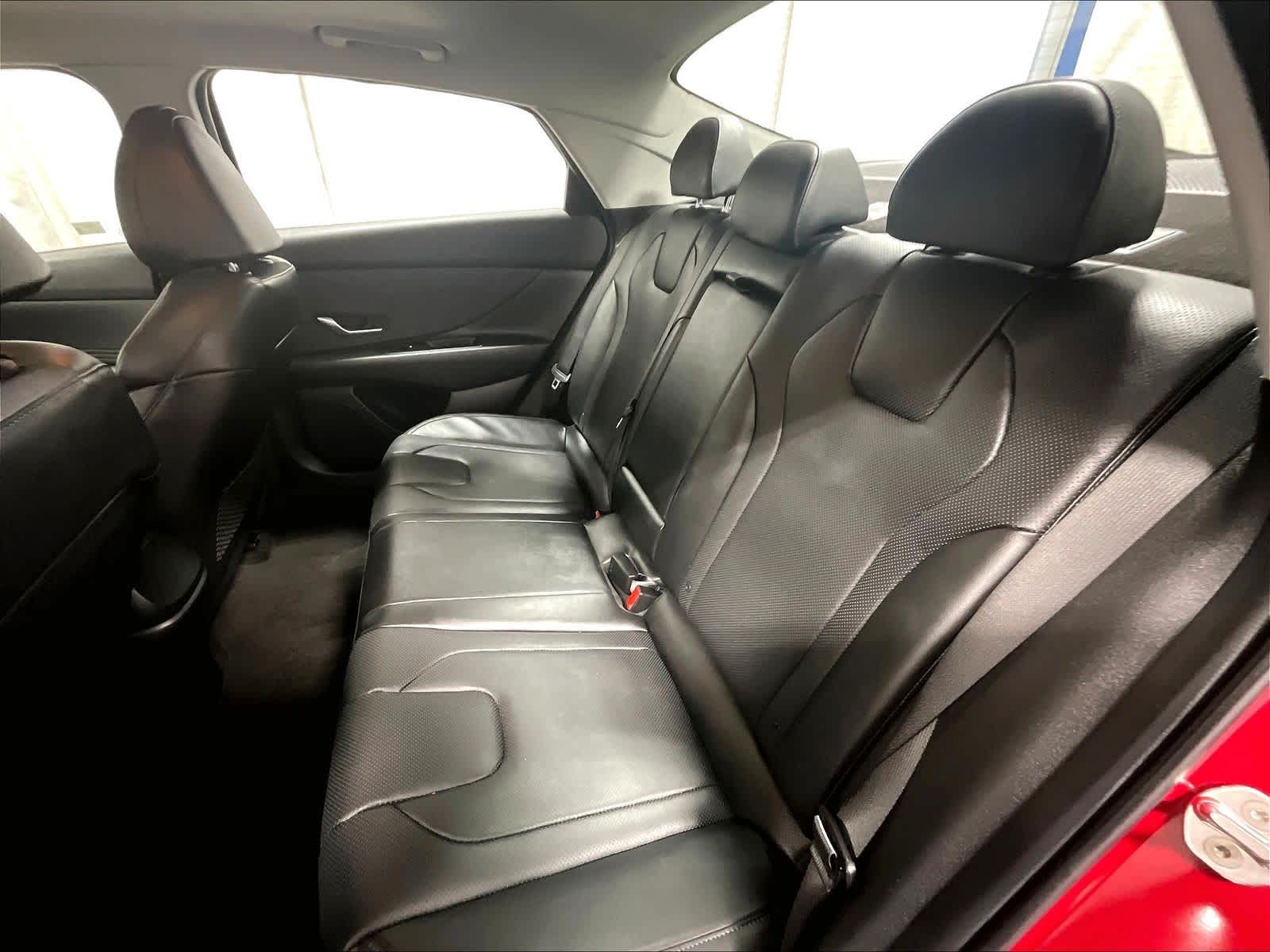 2022 Hyundai Elantra Limited - Photo 15