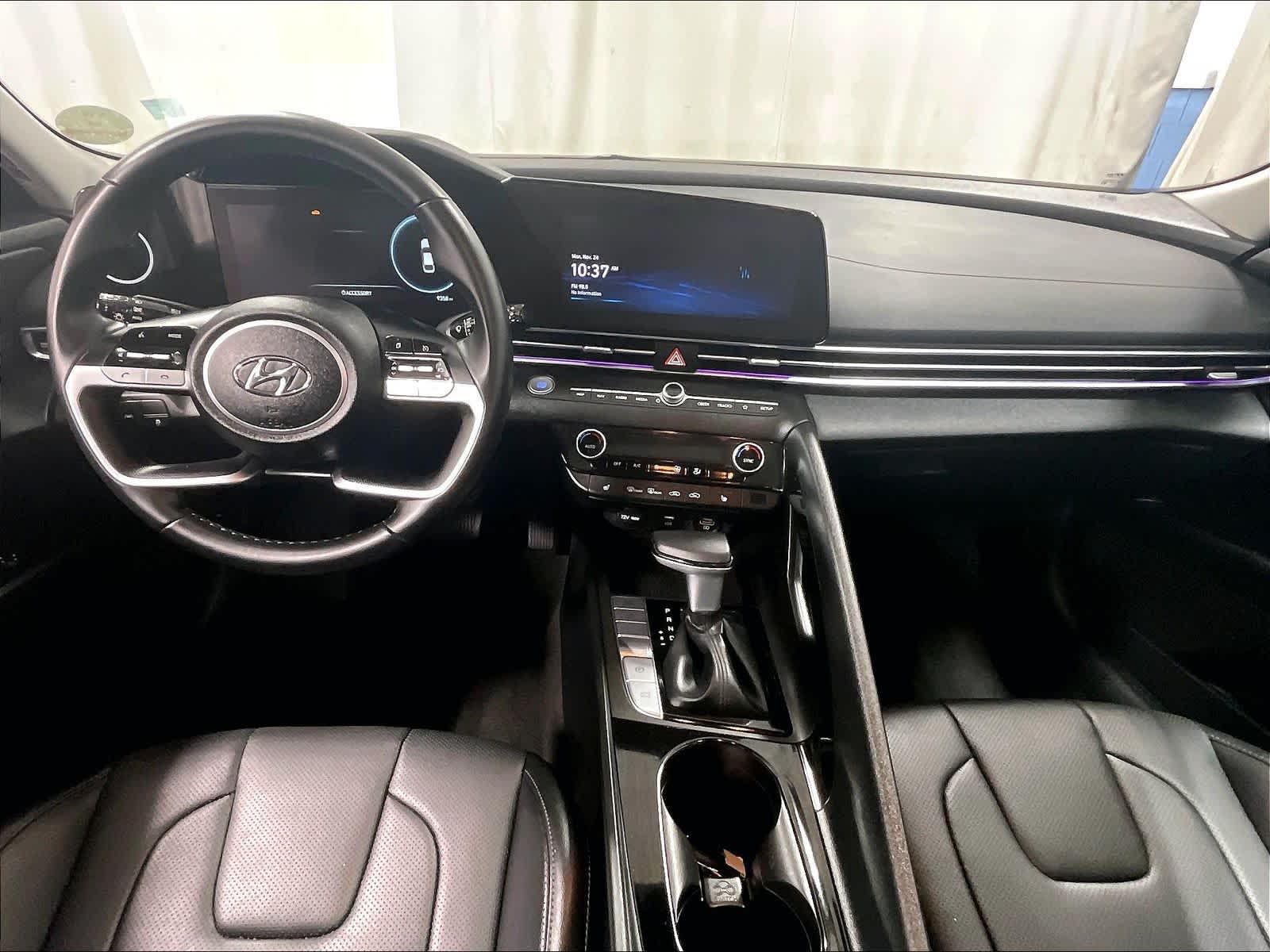 2022 Hyundai Elantra Limited - Photo 21