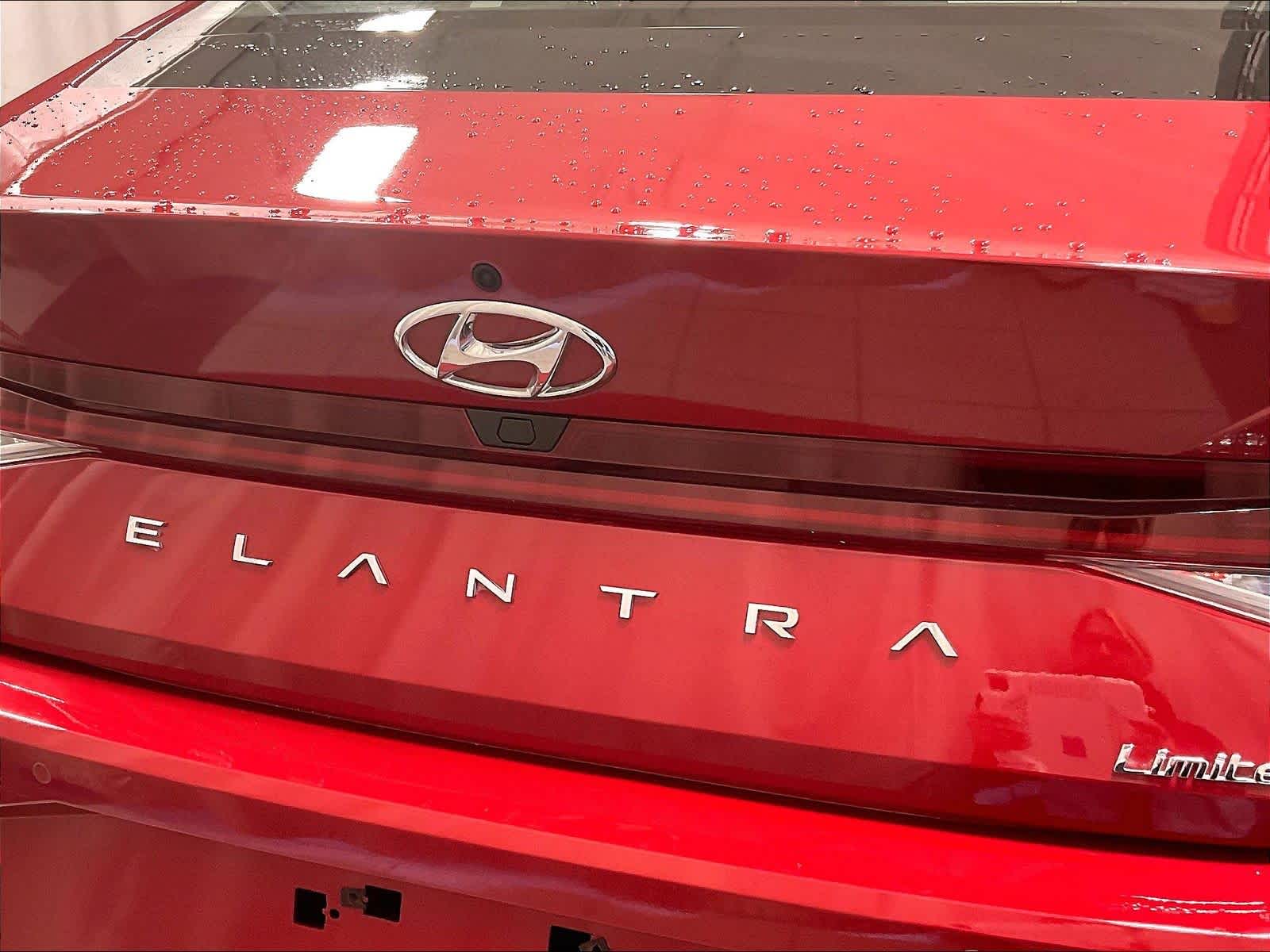 2022 Hyundai Elantra Limited - Photo 29