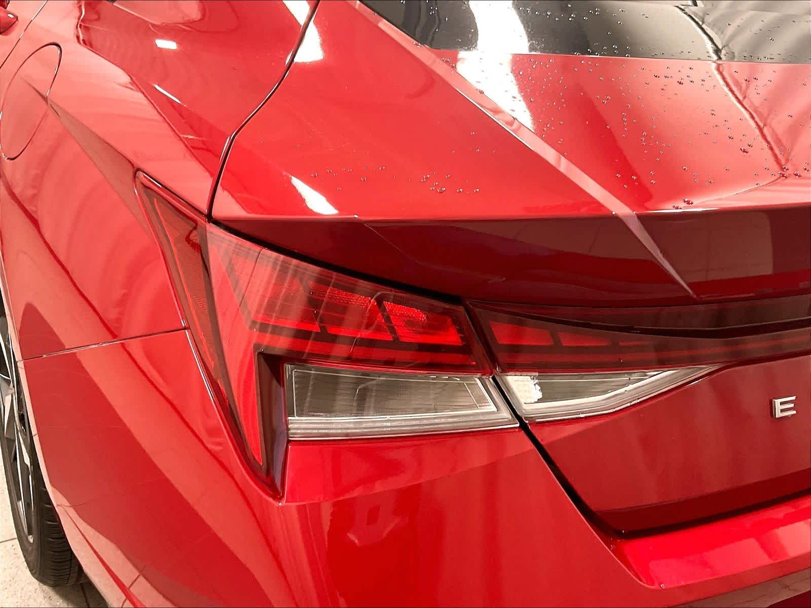 2022 Hyundai Elantra Limited - Photo 34