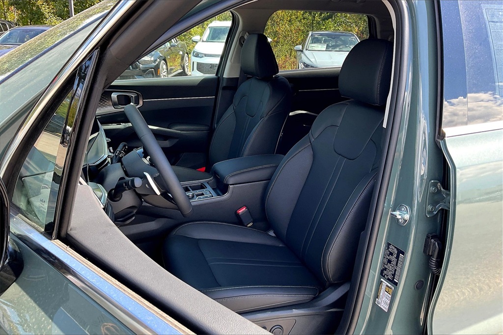 2025 Kia Sorento Hybrid EX - Photo 11