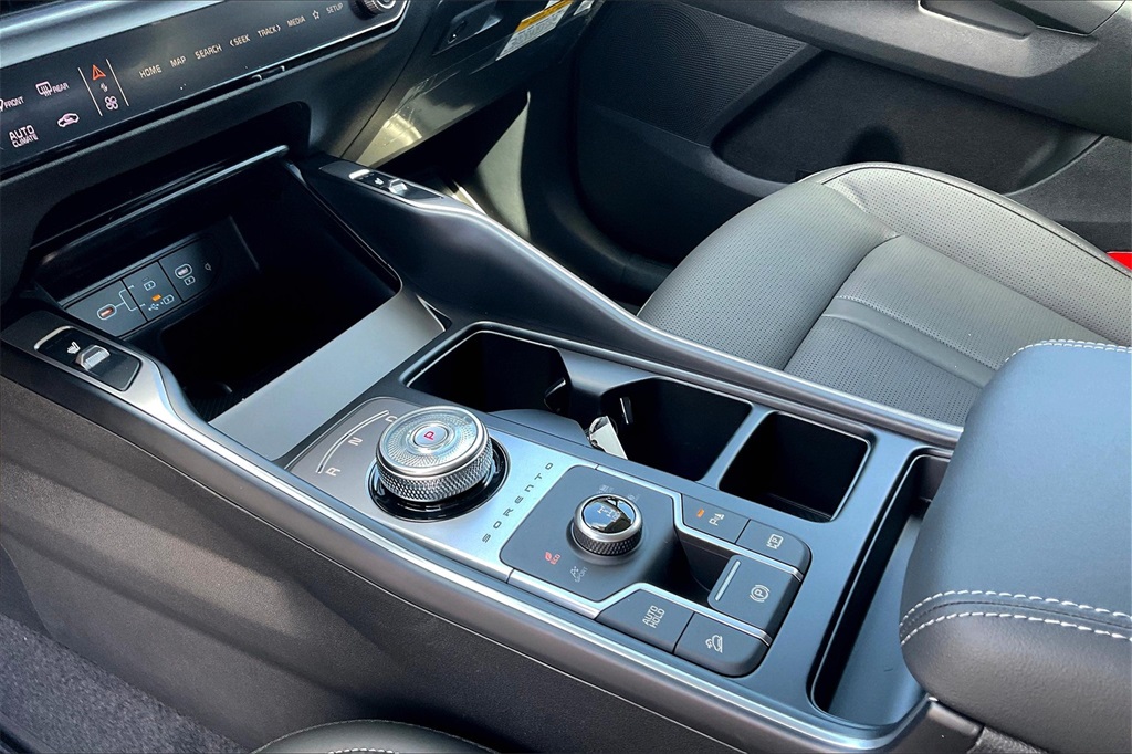 2025 Kia Sorento Hybrid EX - Photo 14