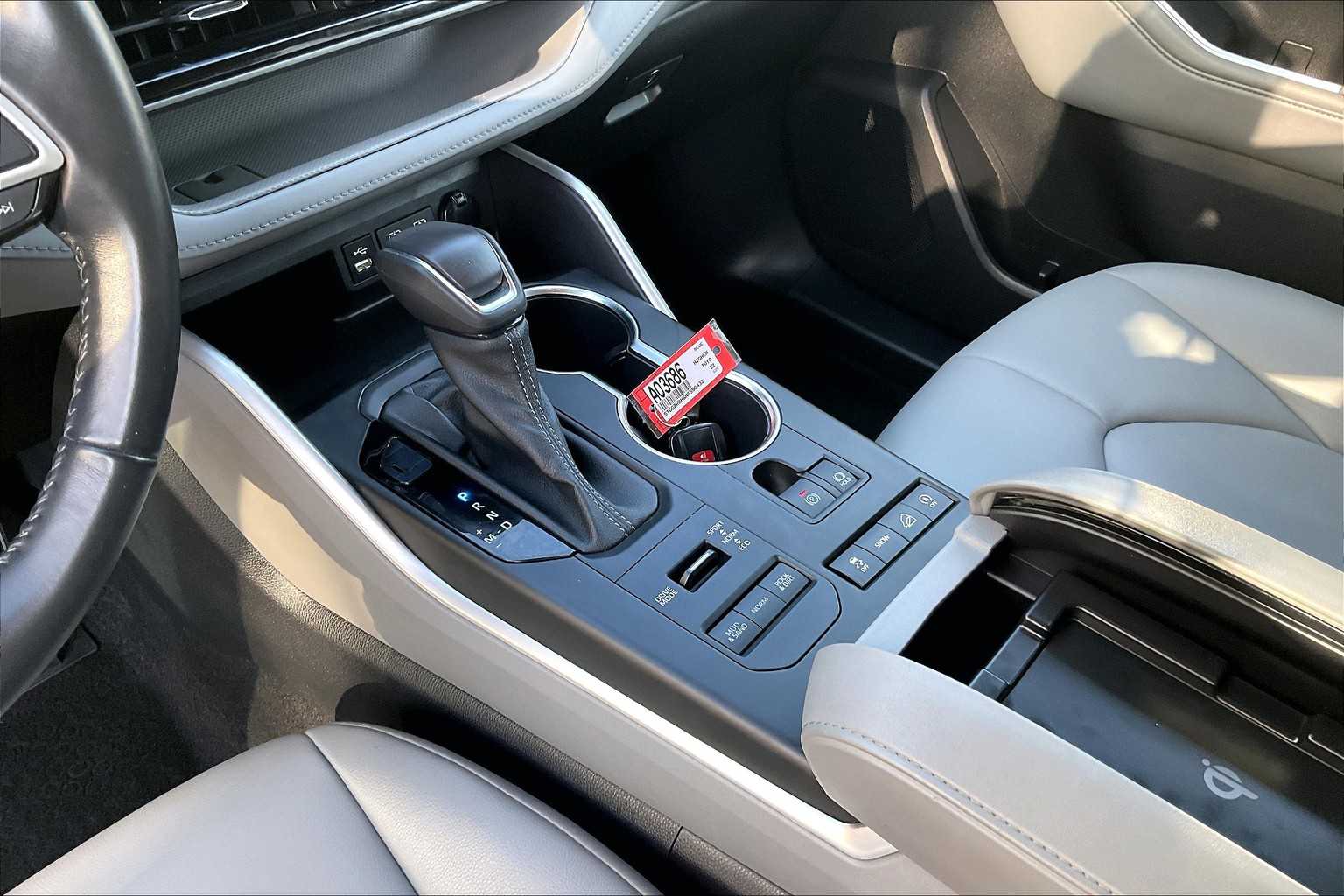 2022 Toyota Highlander XLE - Photo 20