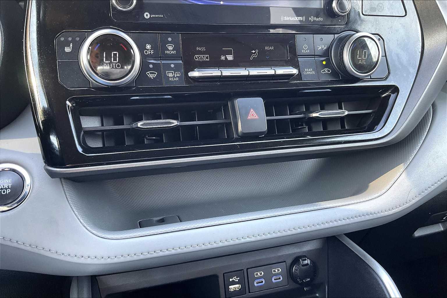 2022 Toyota Highlander XLE - Photo 26