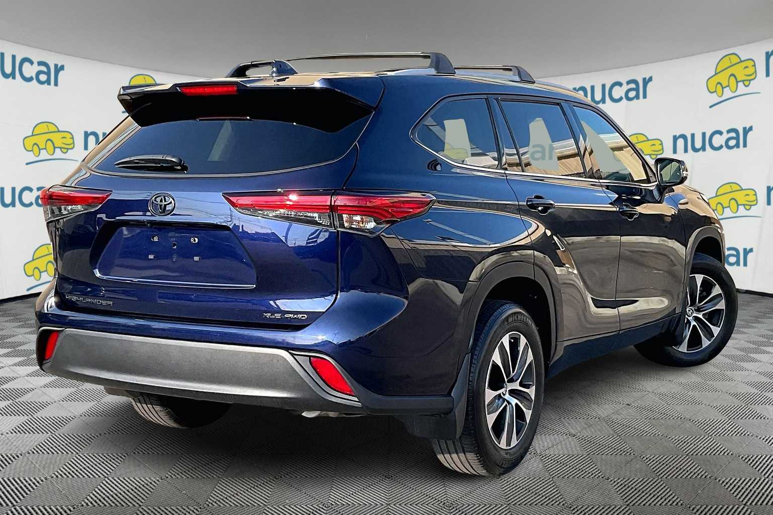 2022 Toyota Highlander XLE - Photo 6