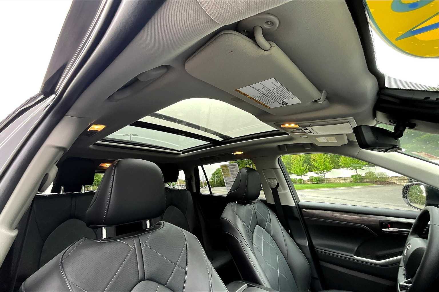 2024 Toyota Highlander Platinum - Photo 23