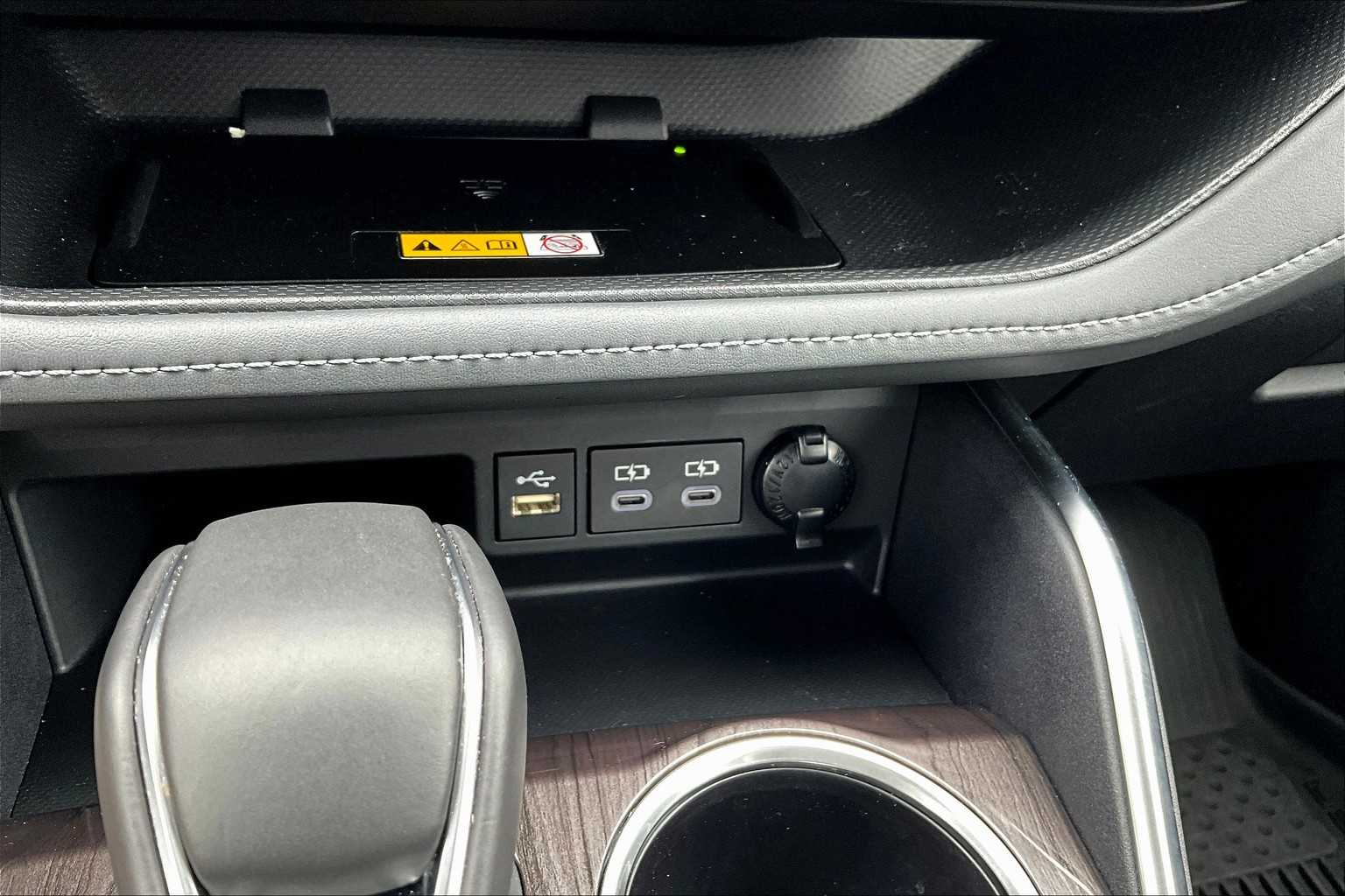 2024 Toyota Highlander Platinum - Photo 28