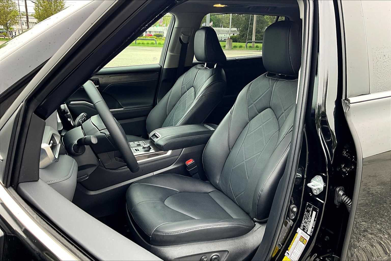2024 Toyota Highlander Platinum - Photo 10