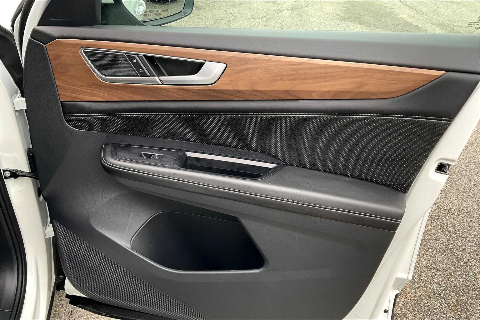 2024 Volkswagen Atlas 2.0T SE - Photo 12