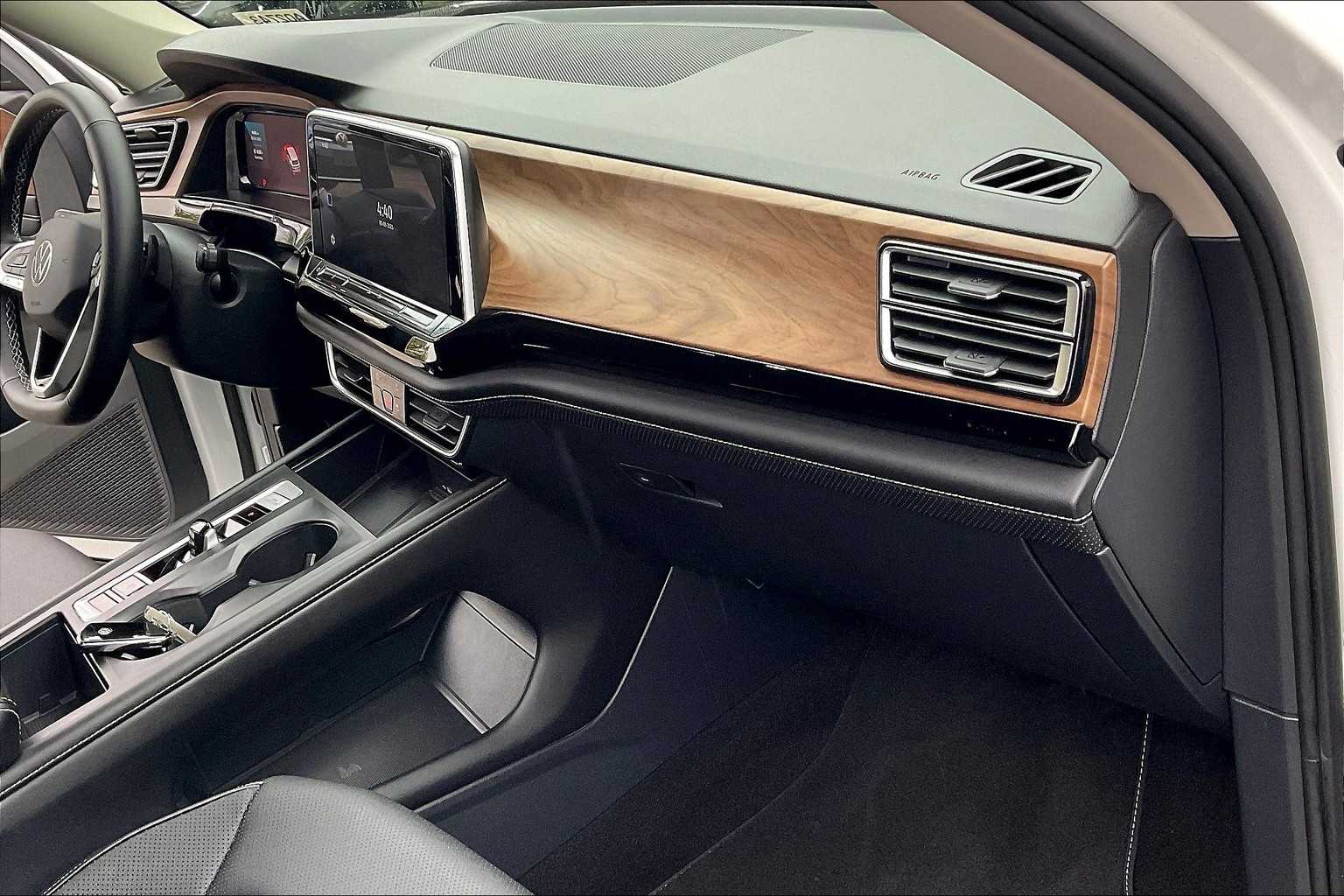 2024 Volkswagen Atlas 2.0T SE - Photo 14