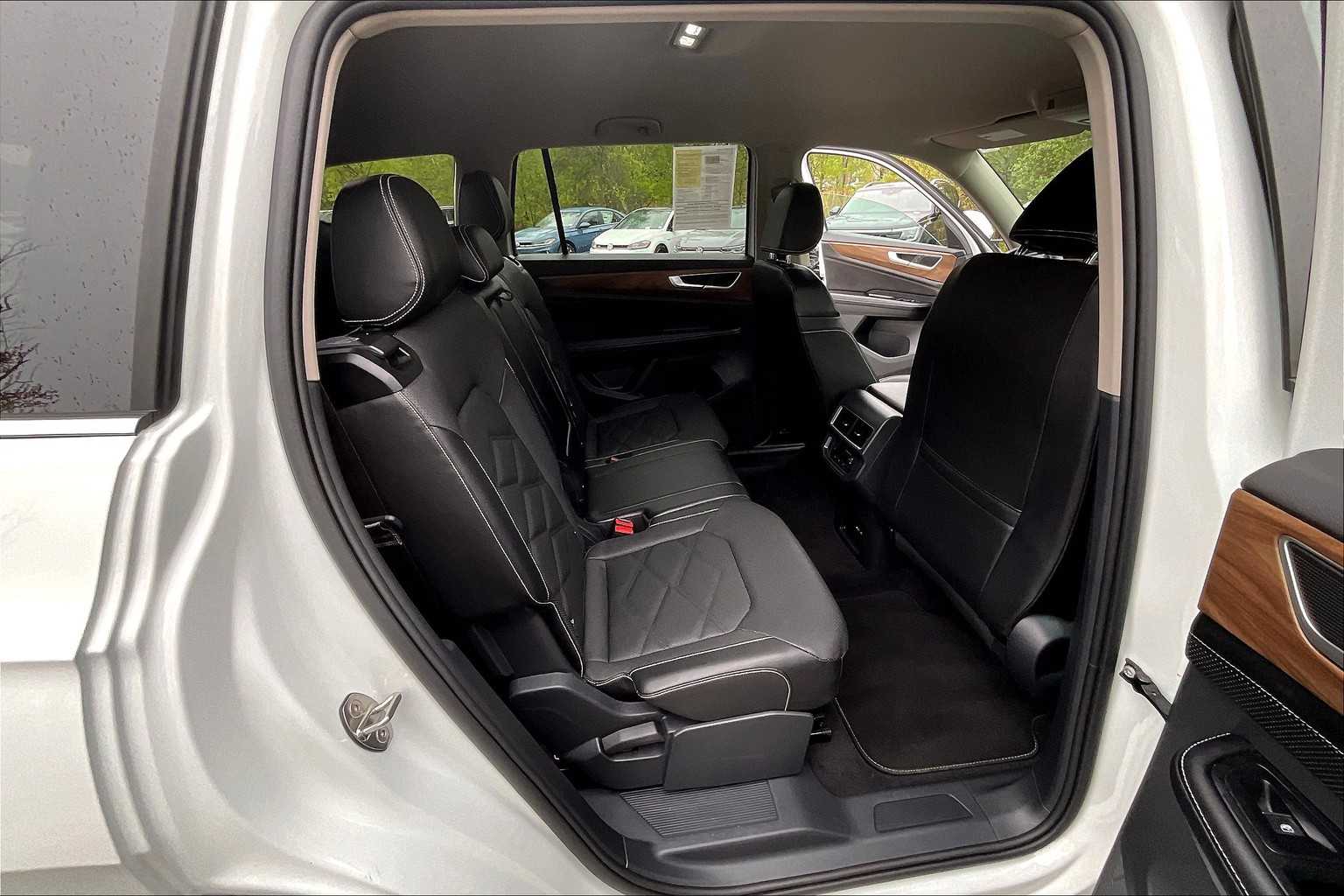 2024 Volkswagen Atlas 2.0T SE - Photo 16