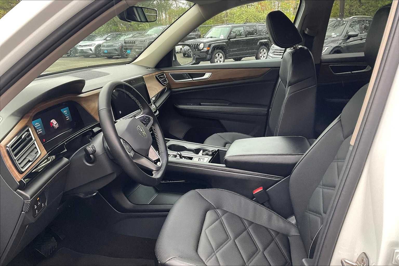 2024 Volkswagen Atlas 2.0T SE - Photo 10