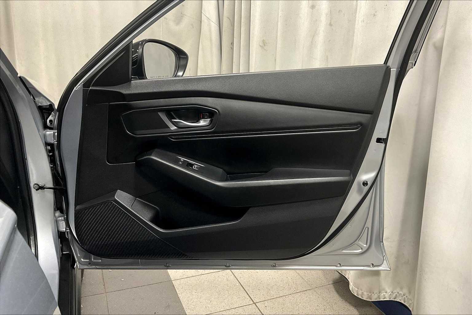 2025 Honda Accord SE - Photo 12