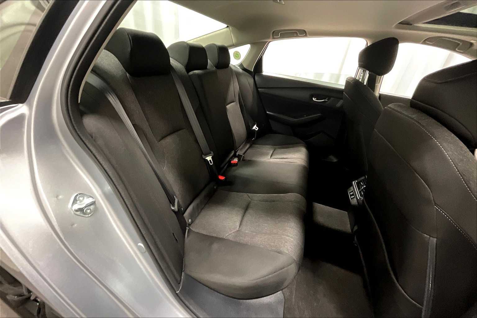 2025 Honda Accord SE - Photo 16