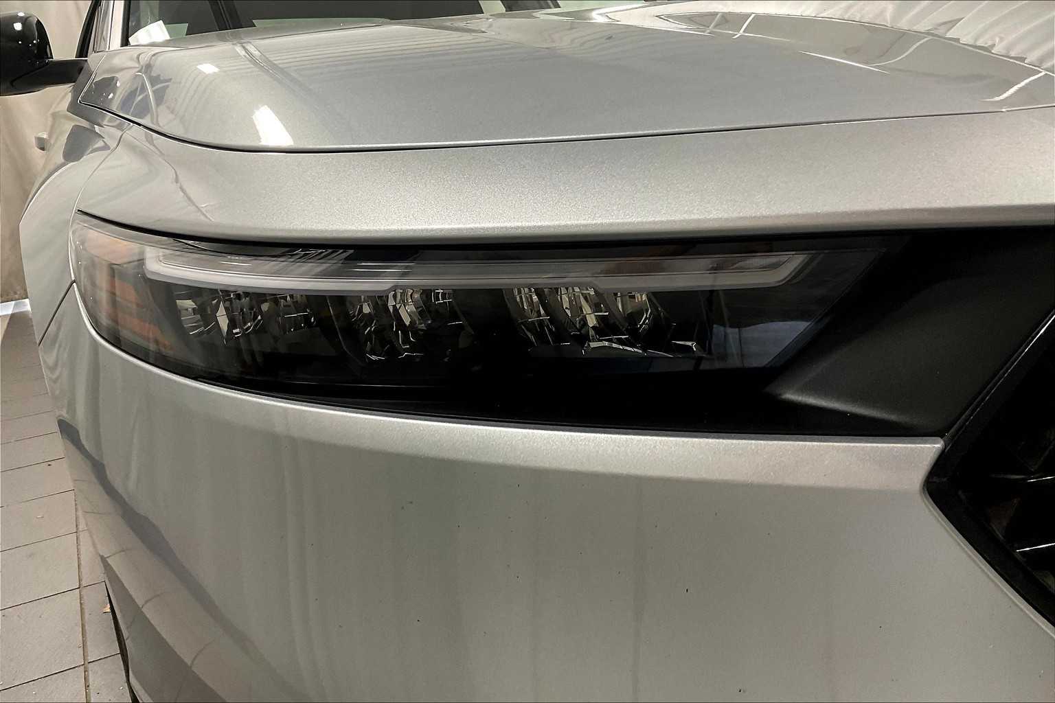 2025 Honda Accord SE - Photo 33