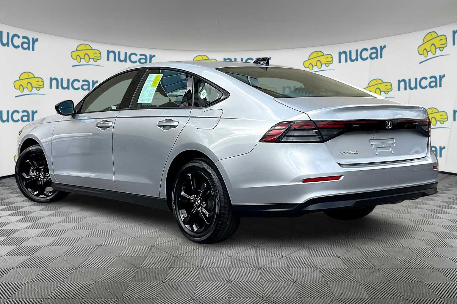 2025 Honda Accord SE - Photo 4